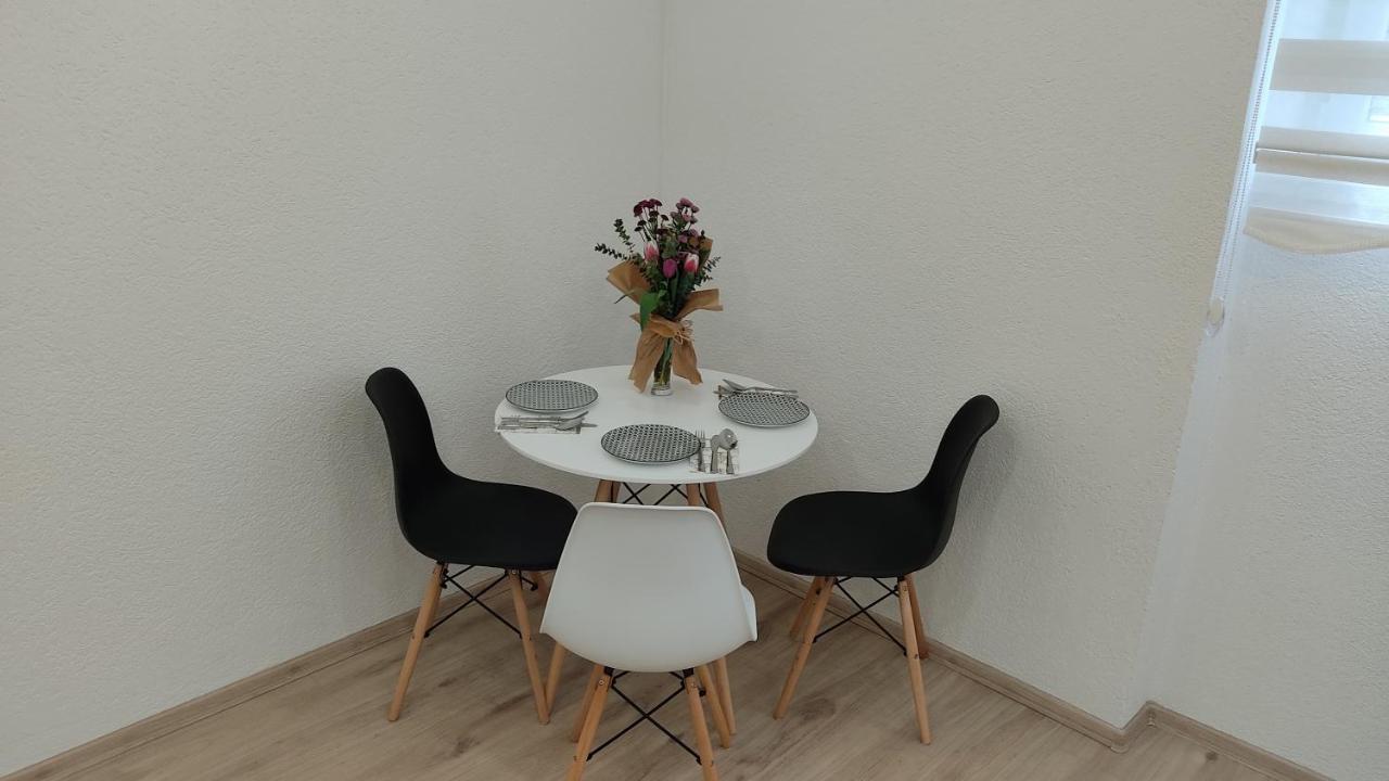 Studio Apartment - A Bit Of Joy サラエヴォ エクステリア 写真