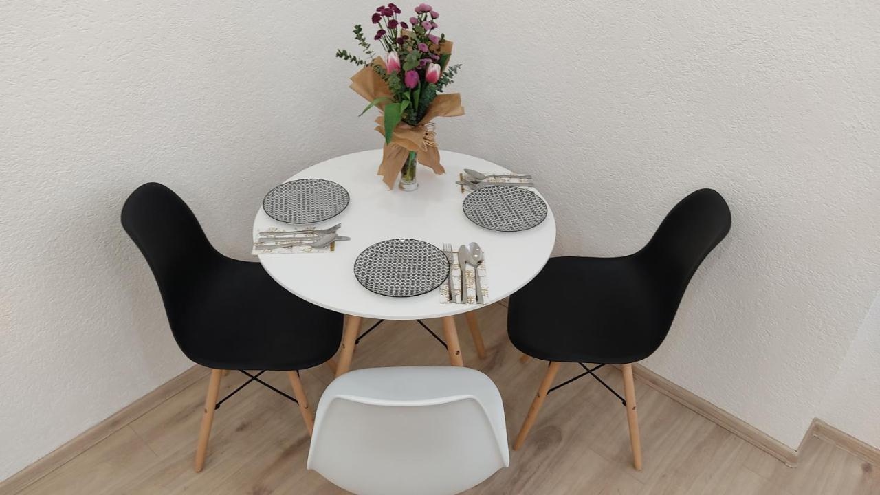 Studio Apartment - A Bit Of Joy サラエヴォ エクステリア 写真